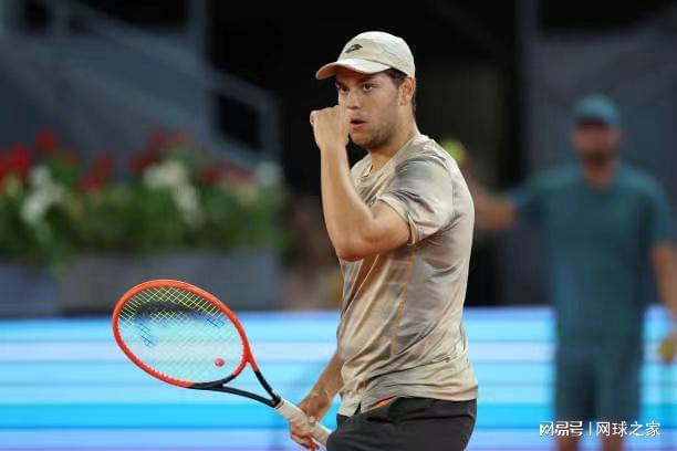 开云-张之臻2025世界排名连续下跌，和其他六人上另类榜单