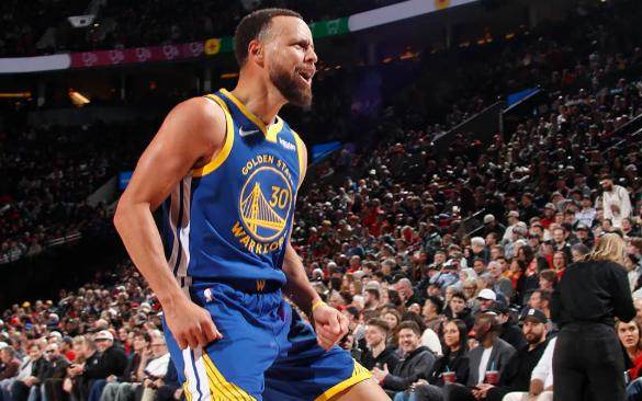 开云在线-库里48分难掩防守崩坏 金州困顿科尔揽责寻突围