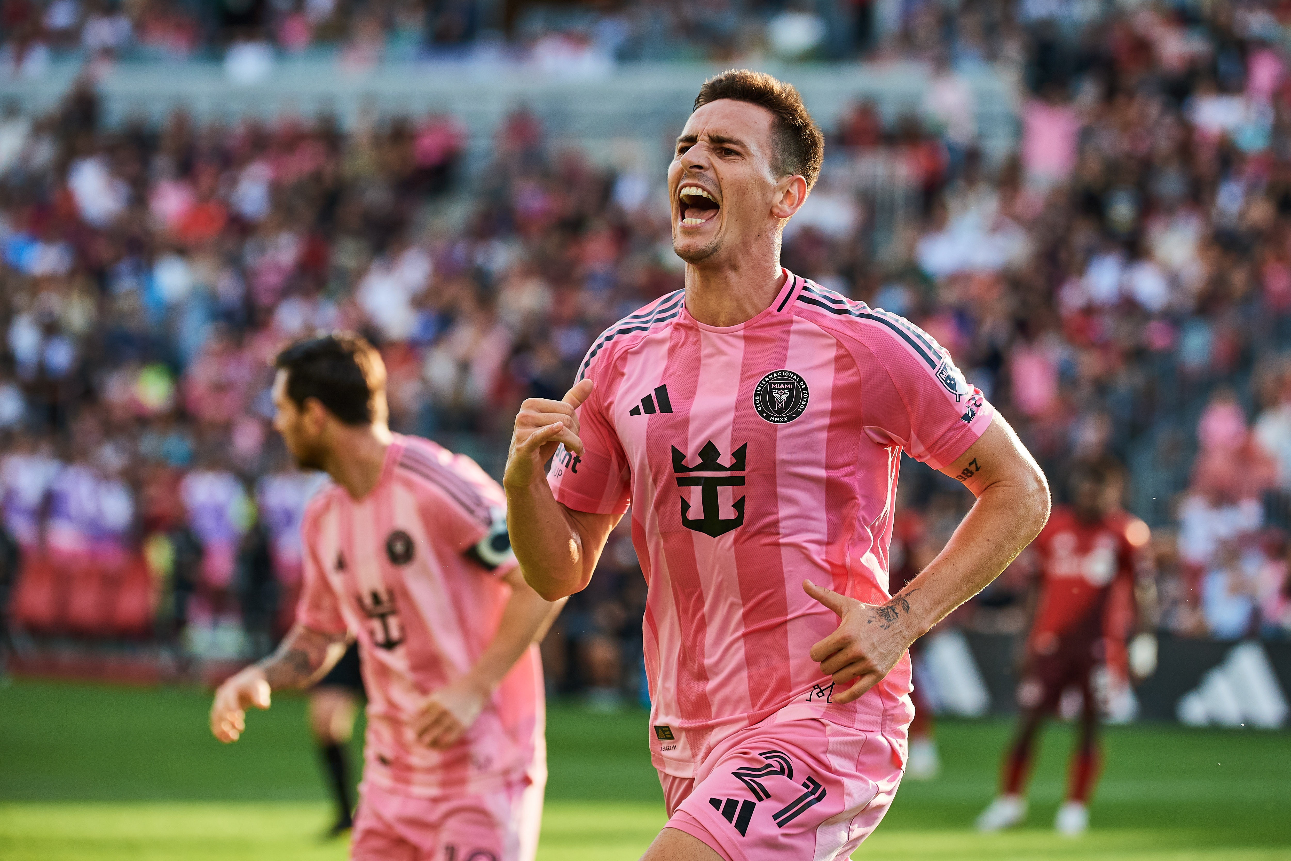 开云在线-记者：阿连德愿意接受一份“低薪”，来再次与梅西并肩作战