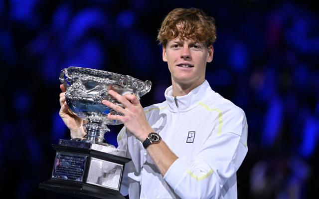 开云登录-辛纳生涯首次卫冕大满贯冠军 新硬地之王实至名归