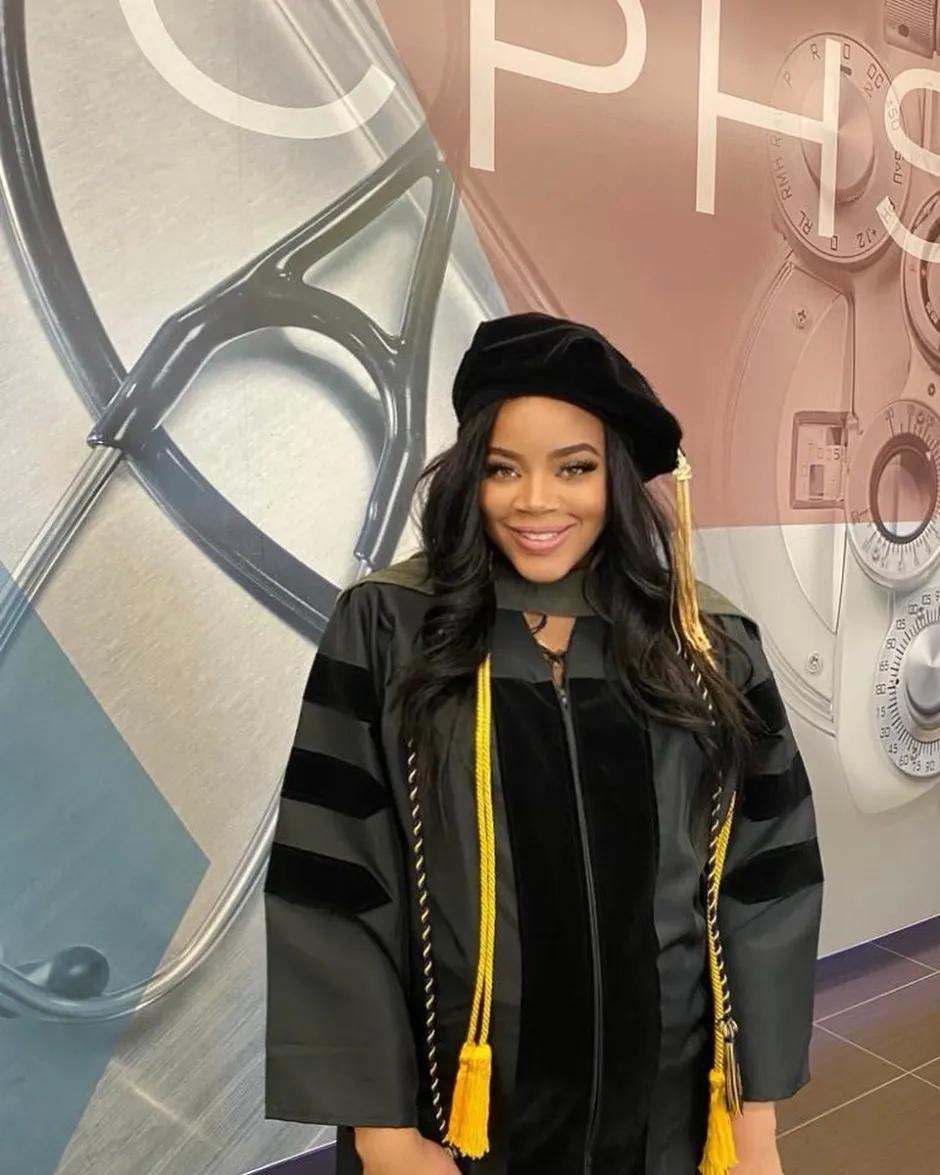 太阳报：奥纳纳模特妻子已离开曼彻斯特，带着行李前往土耳其