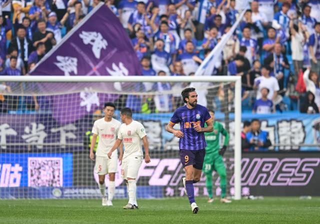 开云-孔帕尼奥享受津门行：每周学3小时中文 最爱白米饭