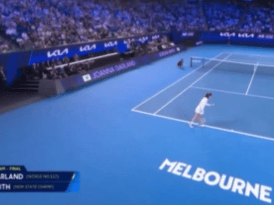 【多图回顾】澳网有自己的“全明星” ：杰伦上演一动不动、辛纳阿卡观赛化身表情帝