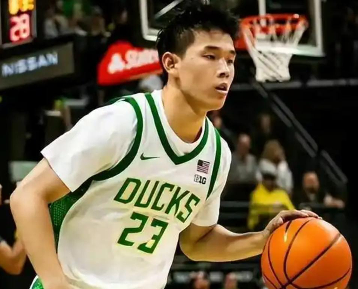 开云APP-俄勒冈主帅再提林葳！亲承进步，但不满组织与防守，披露CBA隐患|NCAA|比赛|密歇根|杰克逊|篮球_新浪体育_新浪新闻