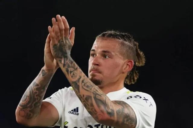 开云-37岁费鸟归巢回巴西 曼城告别传奇将迎后腰更新