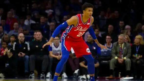 开云体育下载-76人防守大闸缺席明日比赛 猛龙拥有隐形主场优势