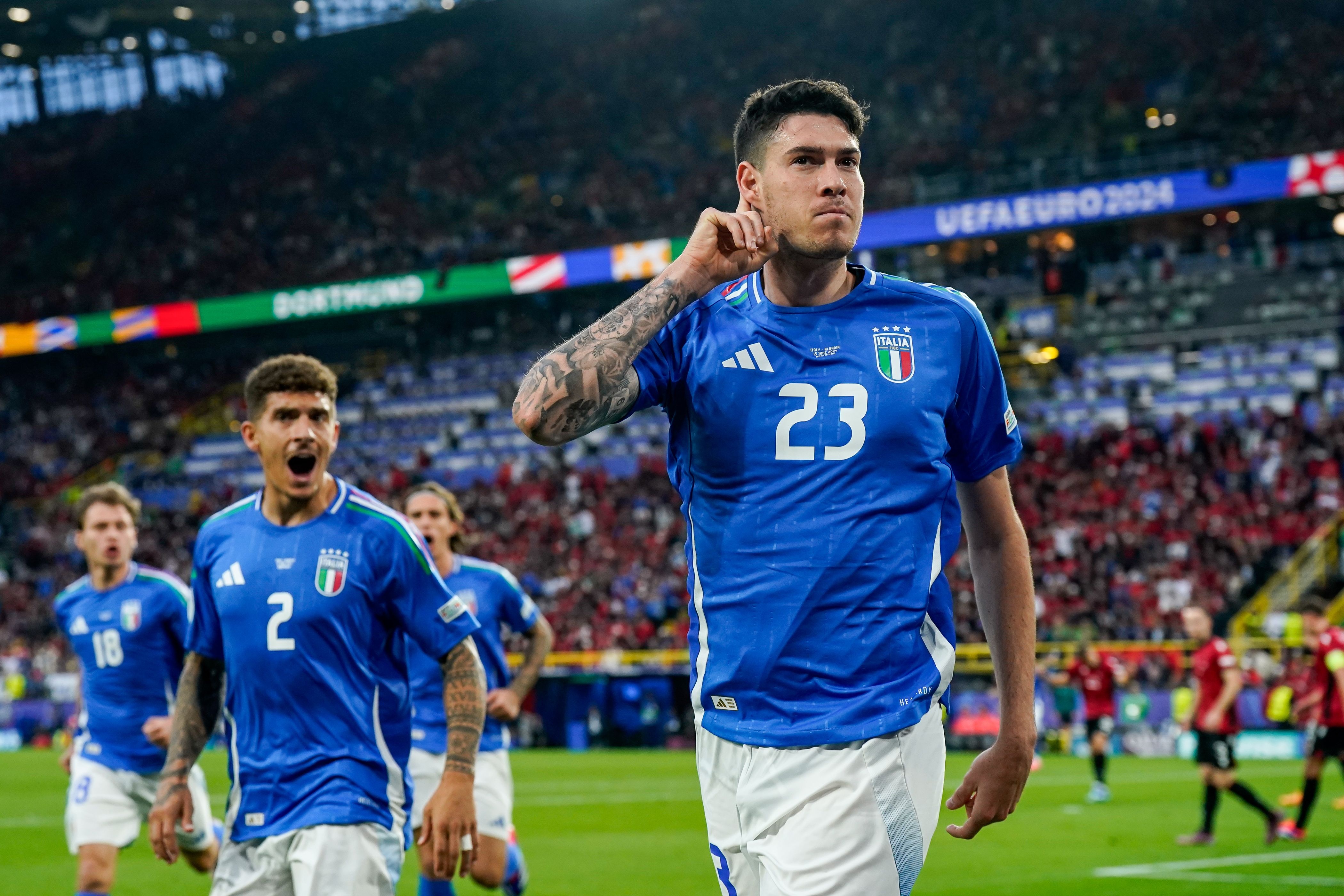 开云登录-晚邮报：加图索从未考虑过不征召巴斯托尼，一直给予他关怀和鼓励