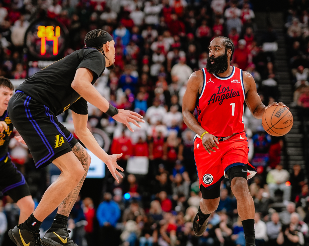 开云在线-拒26分逆转！小卡24分，快船险胜湖人，东契奇32分，两队都需交易