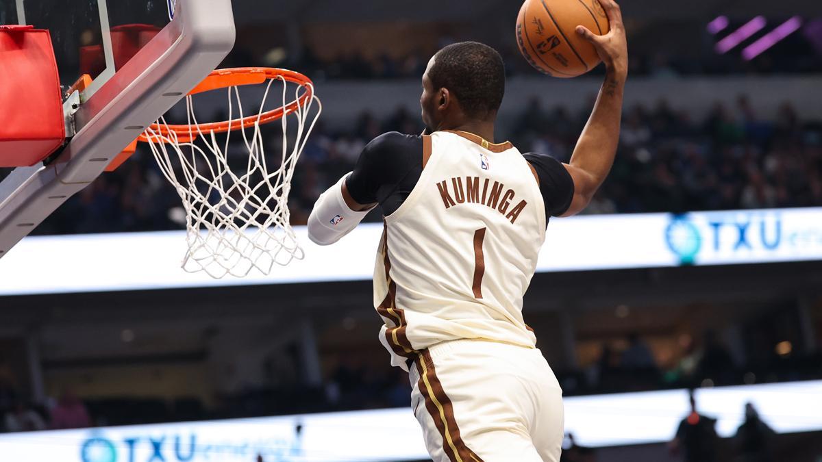 开云体育下载-库里38+8记3分创NBA历史第1神迹！弗拉格21+11创纪录，库明加伤退