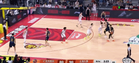 杜锋：开局挖了一个大坑，几个球员没人防守情况下投不中非常可惜