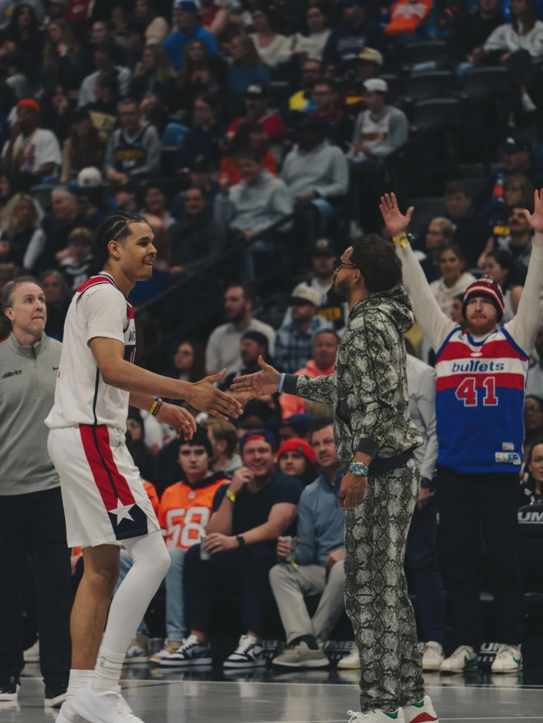 2换1！宣布复出！特雷杨首秀来了