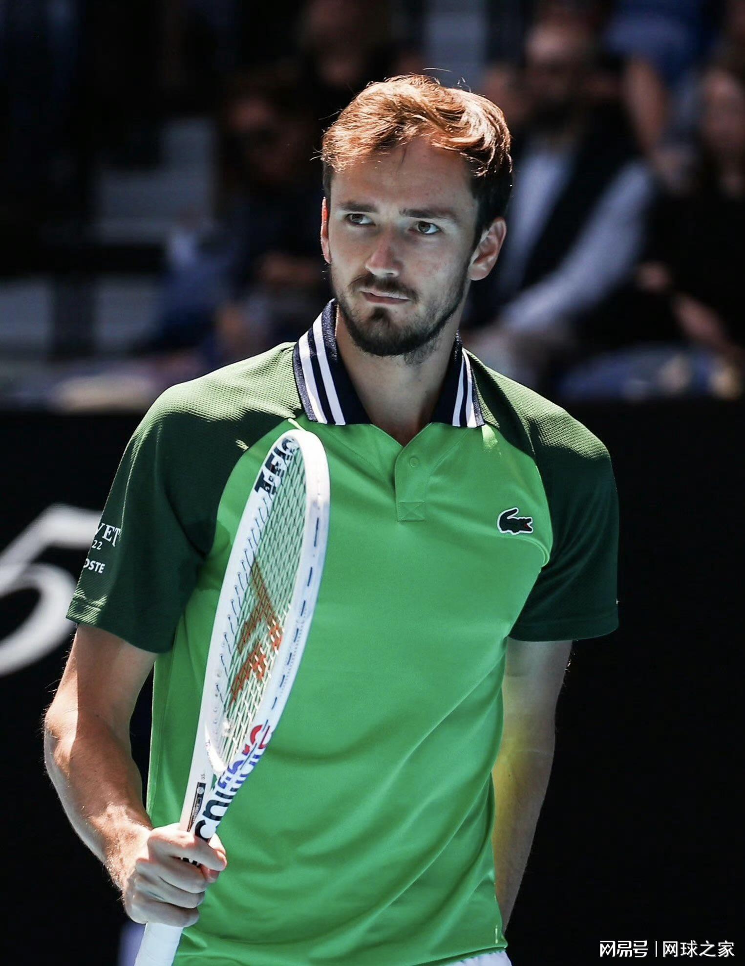 开云体育下载-惊魂迪拜：布勃利克航班刚过伊朗目睹空袭新闻，梅总被迫滞留