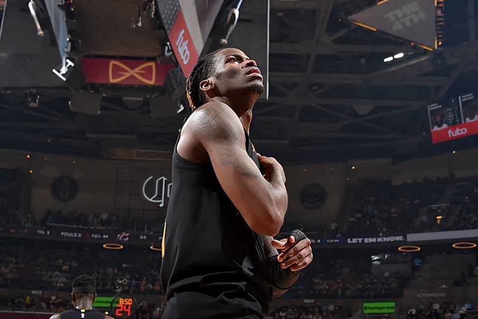 开云体育下载-国王真是太慷慨了，他们把顶级外线大闸几乎白送给了骑士？