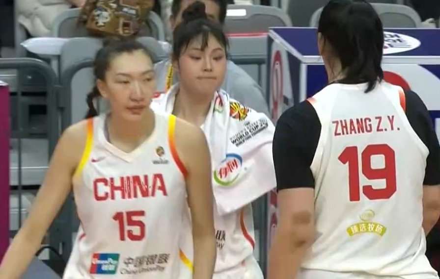 开云体育下载-中国女篮81-68！李月汝戴护膝原因曝光，媒体人：韩旭作用比她大